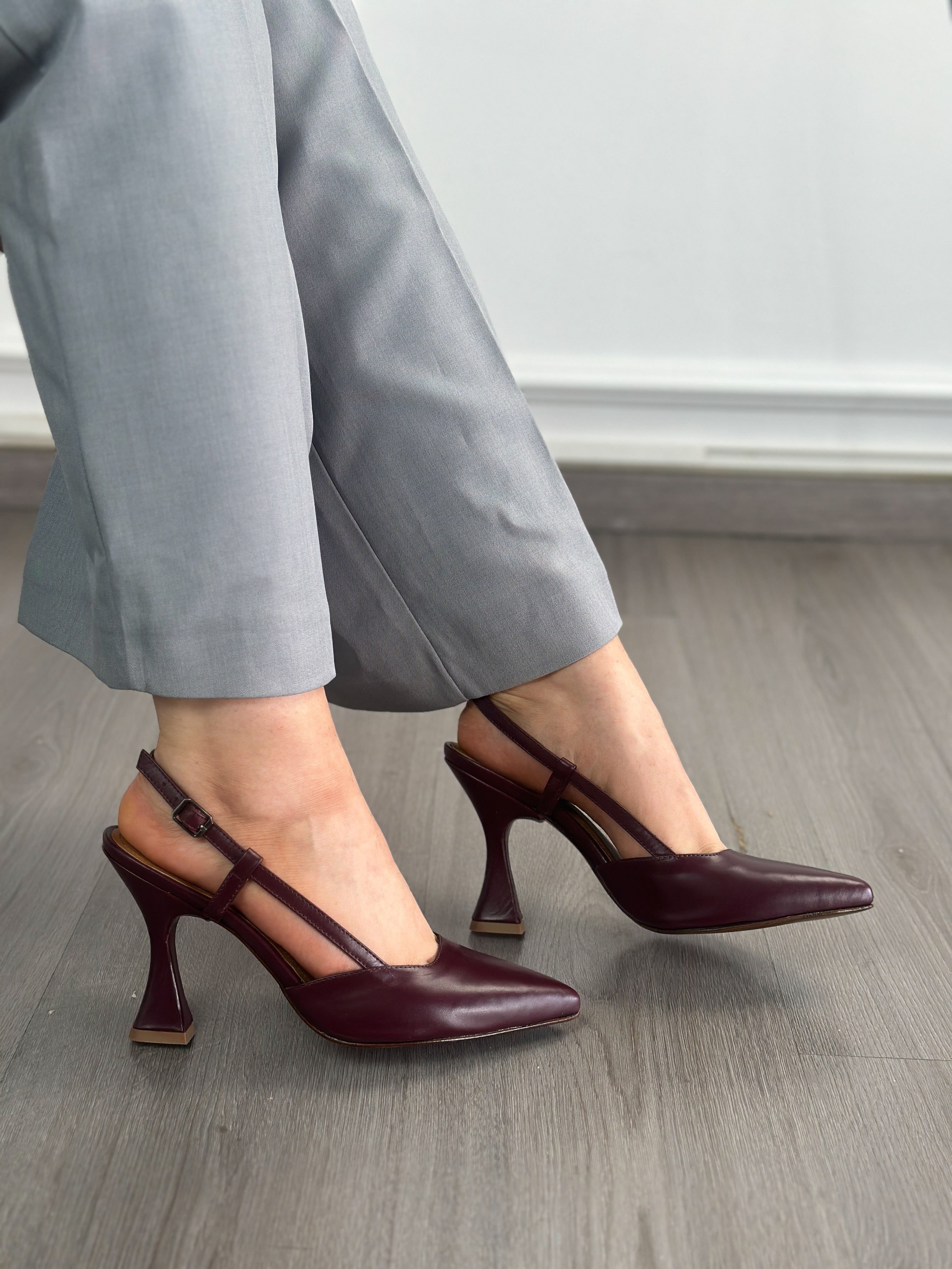 Escarpins Slingback en Cuir – Bordeaux Élégant