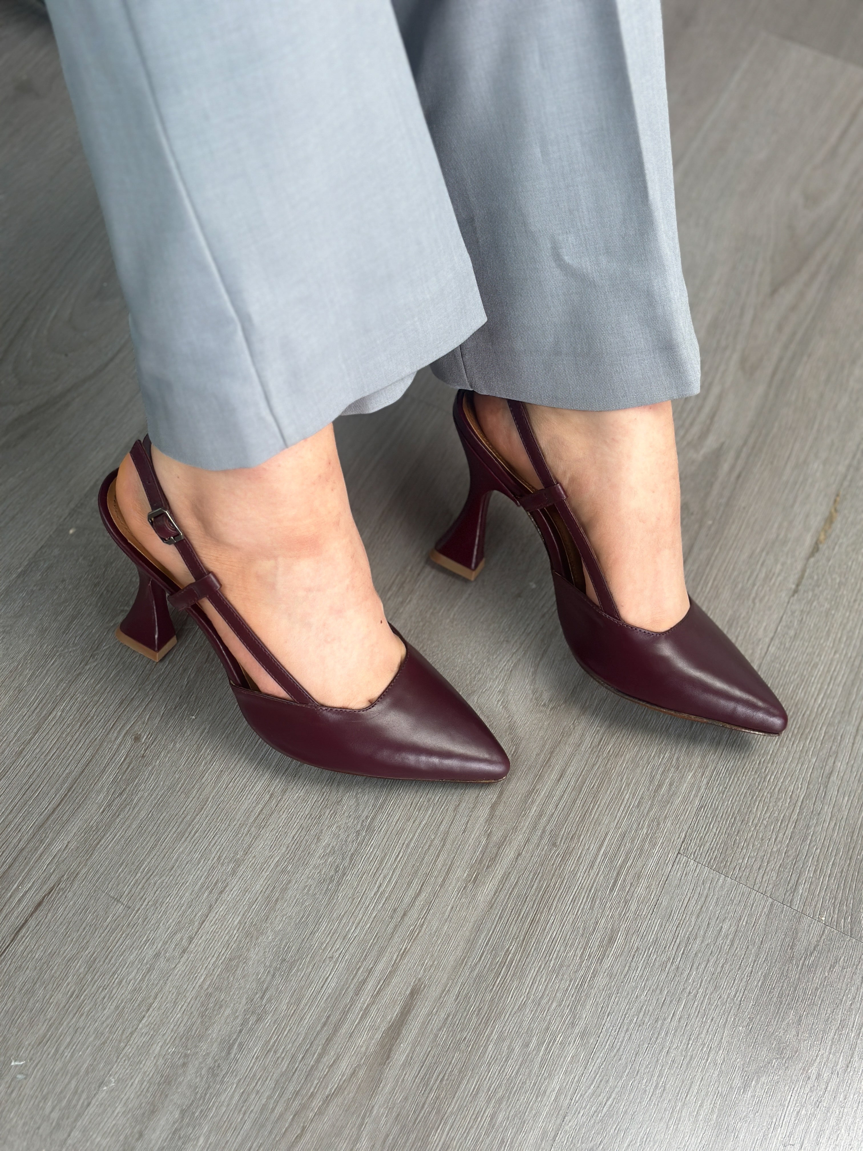 Escarpins Slingback en Cuir – Bordeaux Élégant