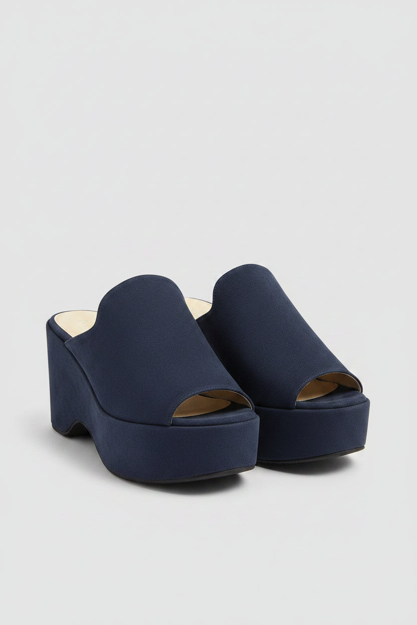 TEXTURED LEATHER WEDGE MULES – SILVER