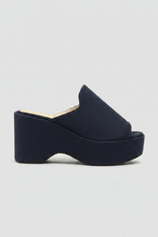 TEXTURED LEATHER WEDGE MULES – SILVER