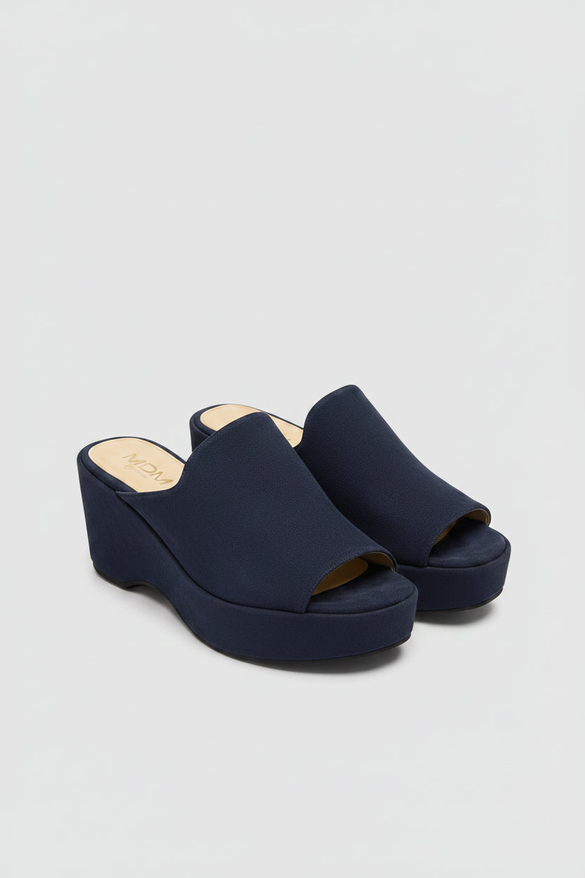 TEXTURED LEATHER WEDGE MULES – SILVER