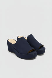 TEXTURED LEATHER WEDGE MULES – SILVER
